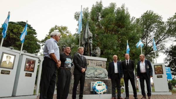 En General Galarza, Frigerio encabezó el acto por el Día del Veterano y de los Caídos en la Guerra de Malvinas