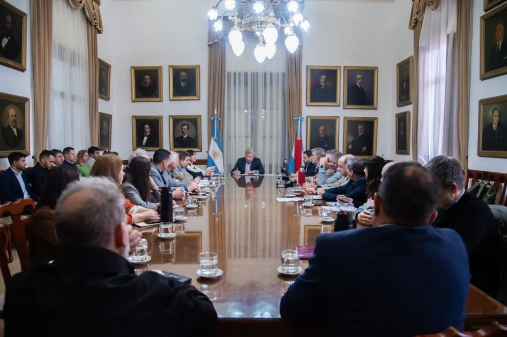 El Gobernador encabezó una reunión de gabinete para coordinar acciones preventivas ante el fenómeno de El Niño