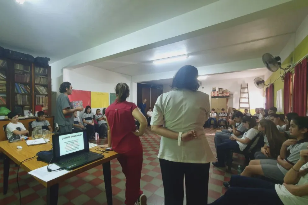 Fortalecen las asesorías de salud integral en escuelas secundarias de la provincia