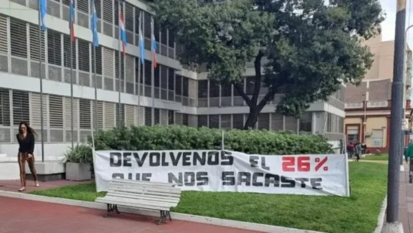 Impulsan una ley para derogar la Ley de Enganche que ata los sueldos judiciales de Entre Ríos a los aumentos de la Corte