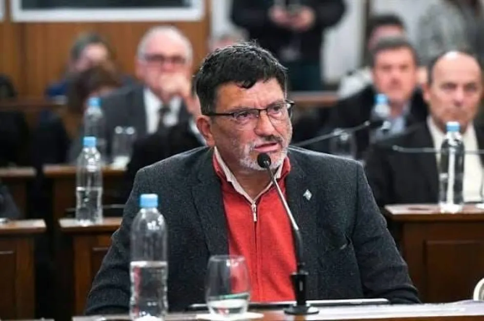 El oficialismo defendió los cambios en la alimentación escolar y acusó a Osuna de defender “nichos de corrupción”