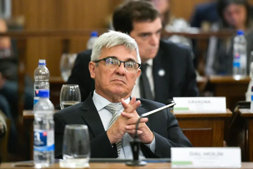 Senador radical aboga por unas PASO no obligatorias y reconoce diálogos con legisladoras que abandonaron el PJ