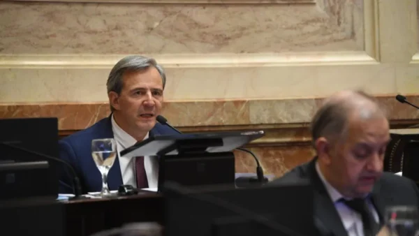 Bahl defendió la incorporación del mandato dual en el Banco Central