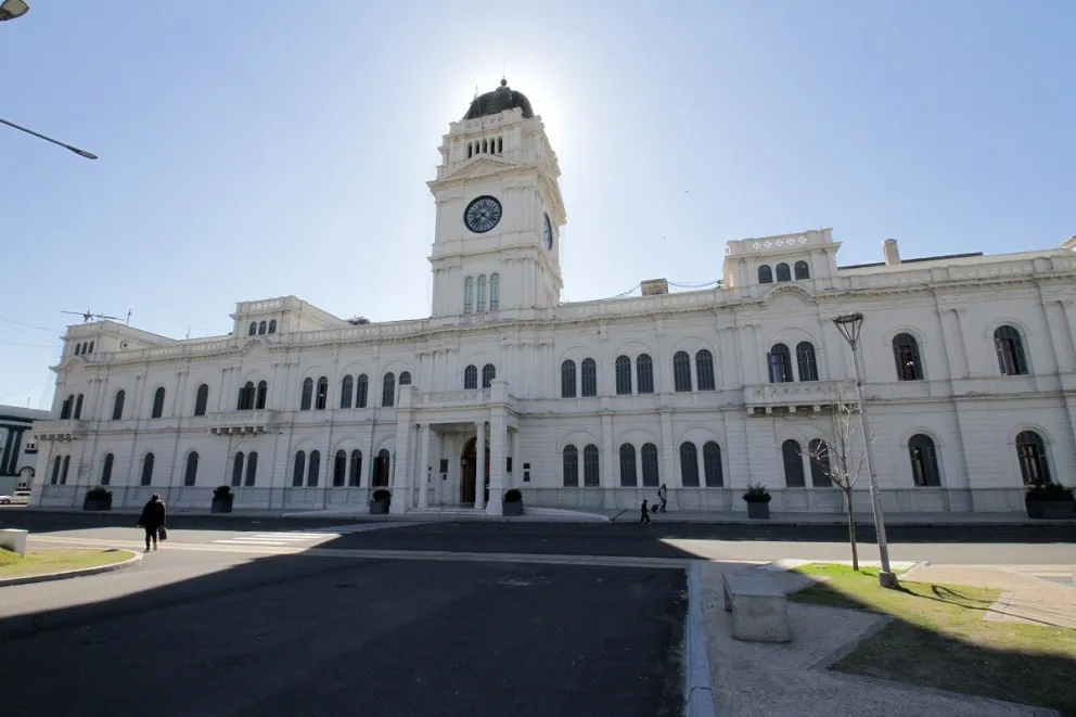 Troncoso y representantes de abogados y contadores van a Diputados por la reforma del Código Procesal Laboral