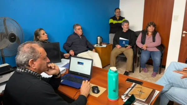Tennen fue recibido por autoridades del sindicato municipal de Paraná