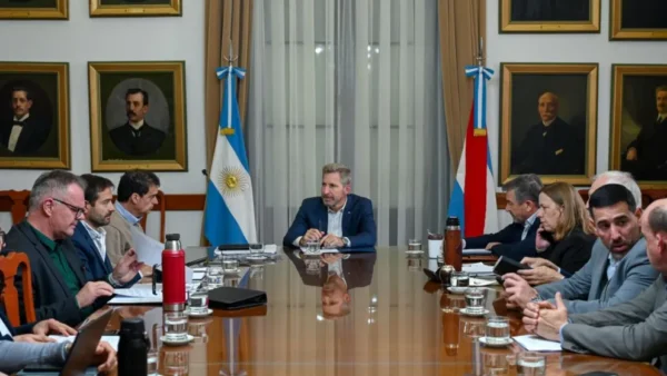 Frigerio encabezó una reunión de gabinete con eje en el seguimiento de la gestión