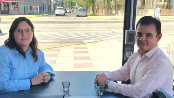 Lucía Varisco y Alejandro Carrere se reunieron pensando en el futuro de la UCR y de Parará