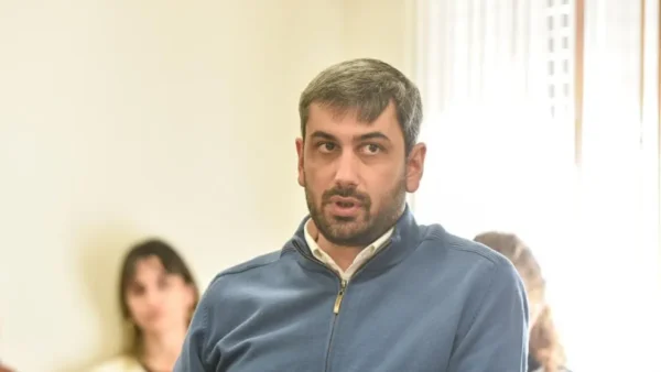 “Trabajamos para que la Ley de Ética Pública no quede sólo en una declaración de principios”, afirmó el senador Cosso