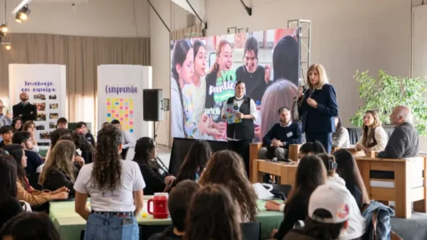 “Yo Participo en Comunidad”: Estudiantes secundarios aportaron ideas para la Paraná del futuro