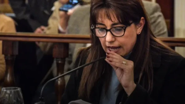La senadora Domínguez le respondió a Agmer: «No me escondo de nadie ni tengo motivos para hacerlo”